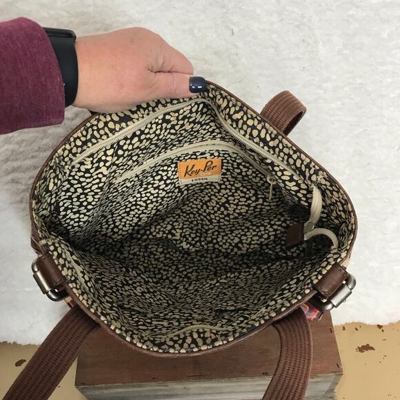 Fossil Red Shoulder Bag with Geometric Design - Picture 6 of 7